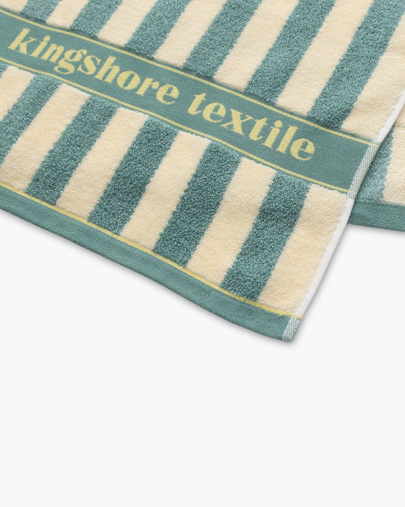 Handtuch mit Küstenstreifen